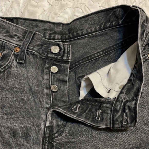 Levi Strauss jean shorts - Picture 2 of 3